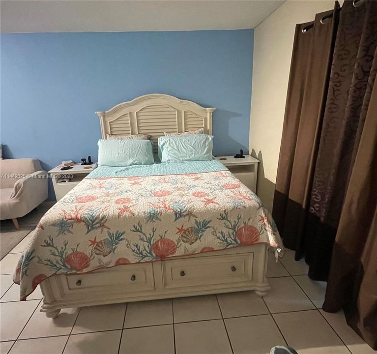 Active With Contract: $170,000 (0 beds, 1 baths, 450 Square Feet)