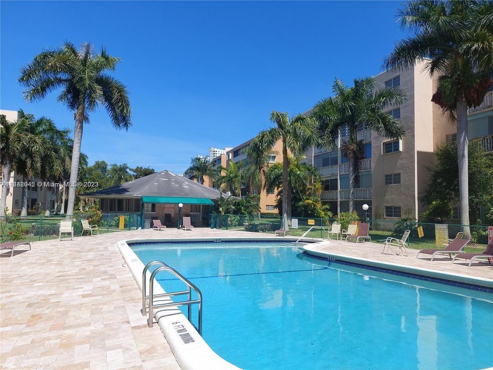 Recently Sold: $179,900 (1 beds, 1 baths, 730 Square Feet)