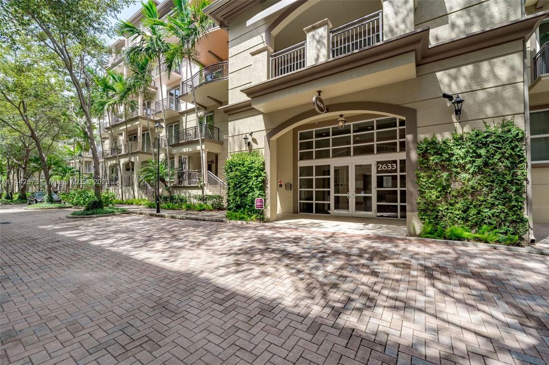 Recently Sold: $489,000 (2 beds, 2 baths, 1400 Square Feet)