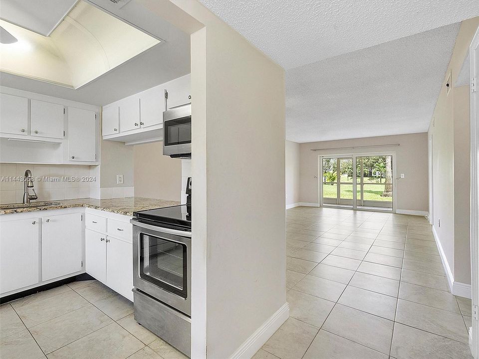 Recently Sold: $174,900 (2 beds, 2 baths, 955 Square Feet)