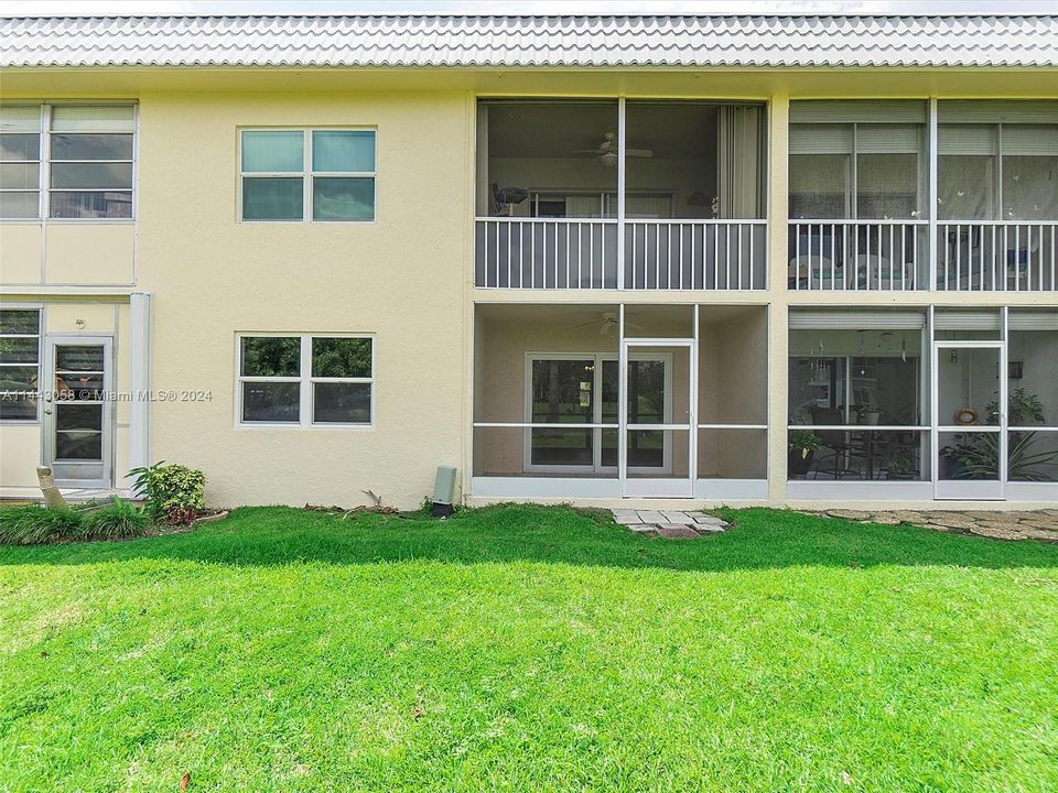 Recently Sold: $174,900 (2 beds, 2 baths, 955 Square Feet)