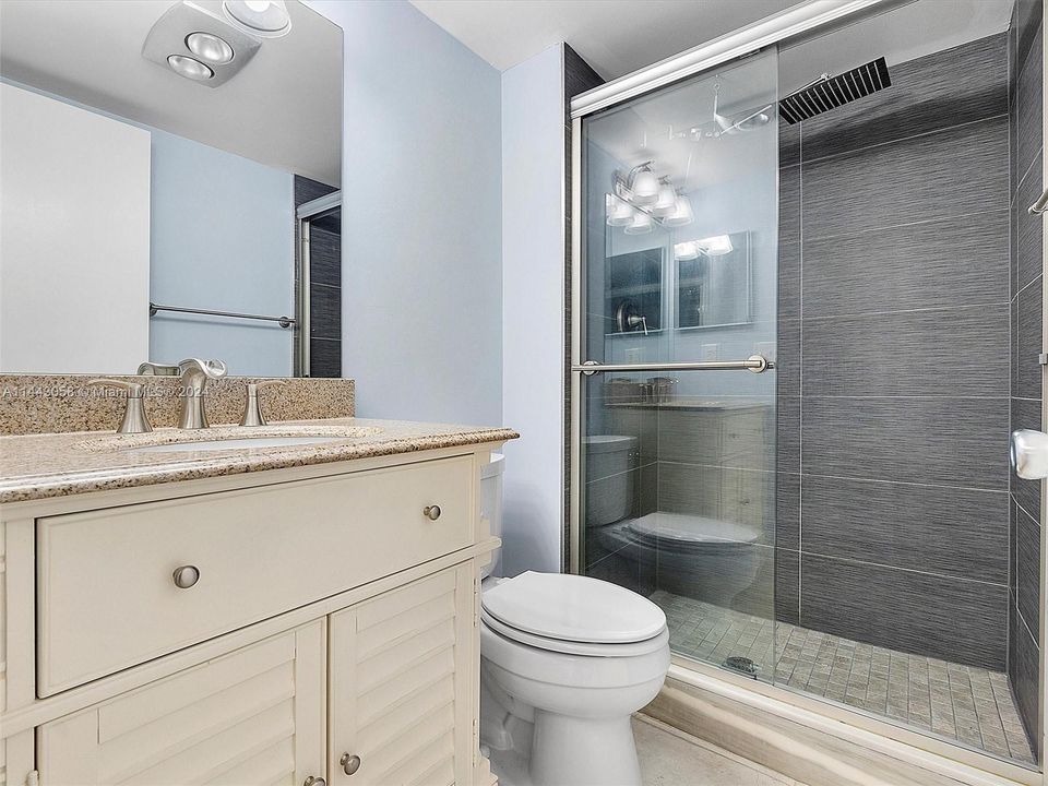 Recently Sold: $174,900 (2 beds, 2 baths, 955 Square Feet)