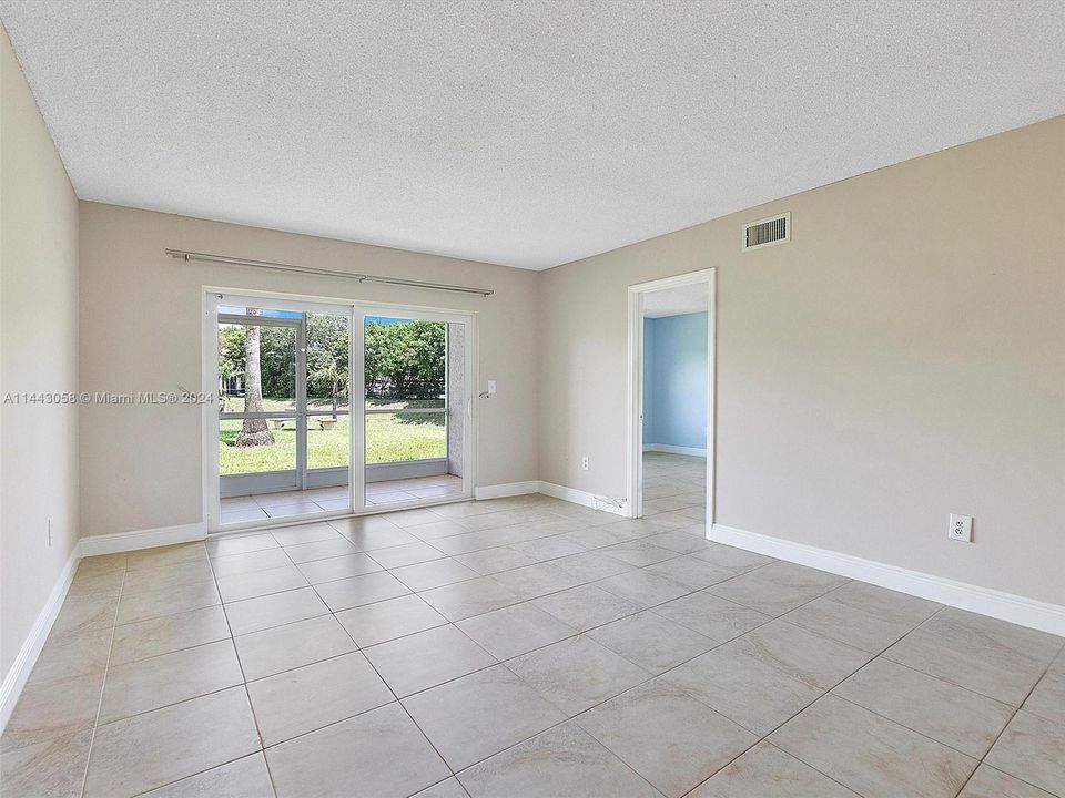 Recently Sold: $174,900 (2 beds, 2 baths, 955 Square Feet)