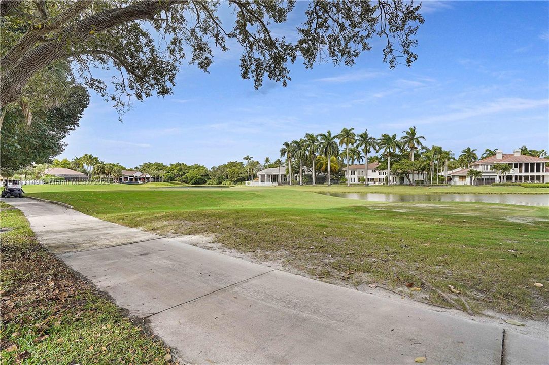 Недавно продано: $2,300,000 (5 спален, 5 ванн, 4597 Квадратных фут)