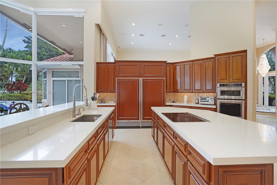 Недавно продано: $2,300,000 (5 спален, 5 ванн, 4597 Квадратных фут)