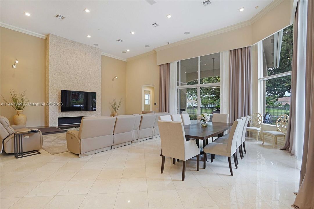 Недавно продано: $2,300,000 (5 спален, 5 ванн, 4597 Квадратных фут)