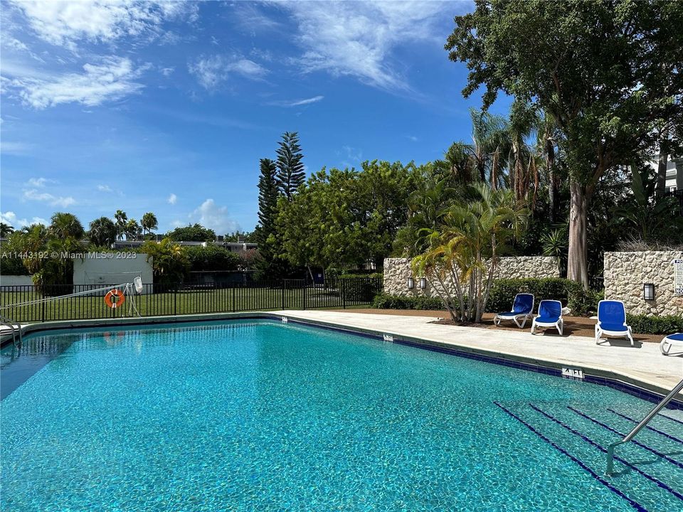 Recently Sold: $1,190,000 (3 beds, 2 baths, 1645 Square Feet)