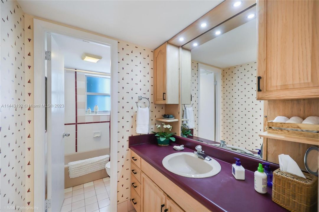 Recently Sold: $1,190,000 (3 beds, 2 baths, 1645 Square Feet)