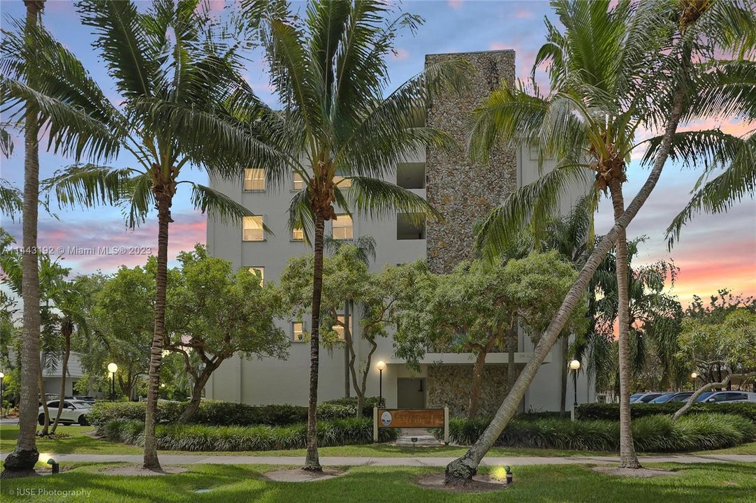 Recently Sold: $1,190,000 (3 beds, 2 baths, 1645 Square Feet)