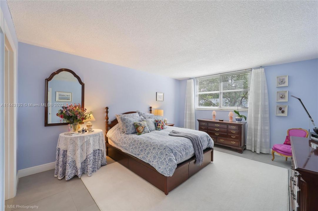 Recently Sold: $1,190,000 (3 beds, 2 baths, 1645 Square Feet)