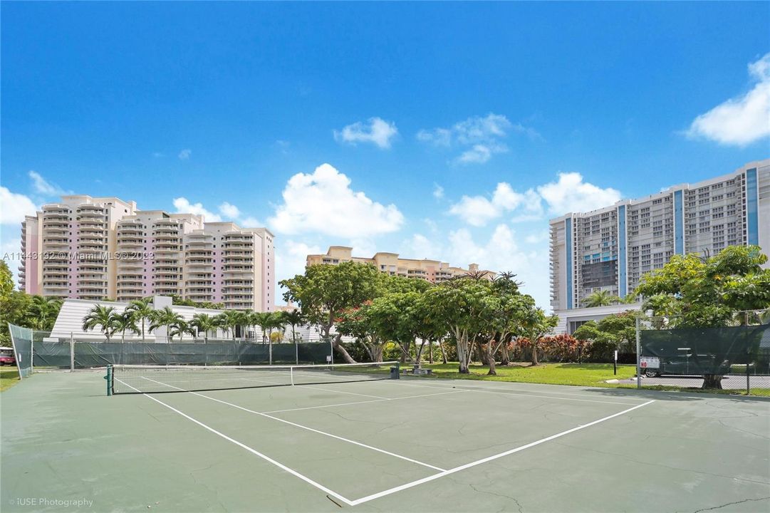 Recently Sold: $1,190,000 (3 beds, 2 baths, 1645 Square Feet)