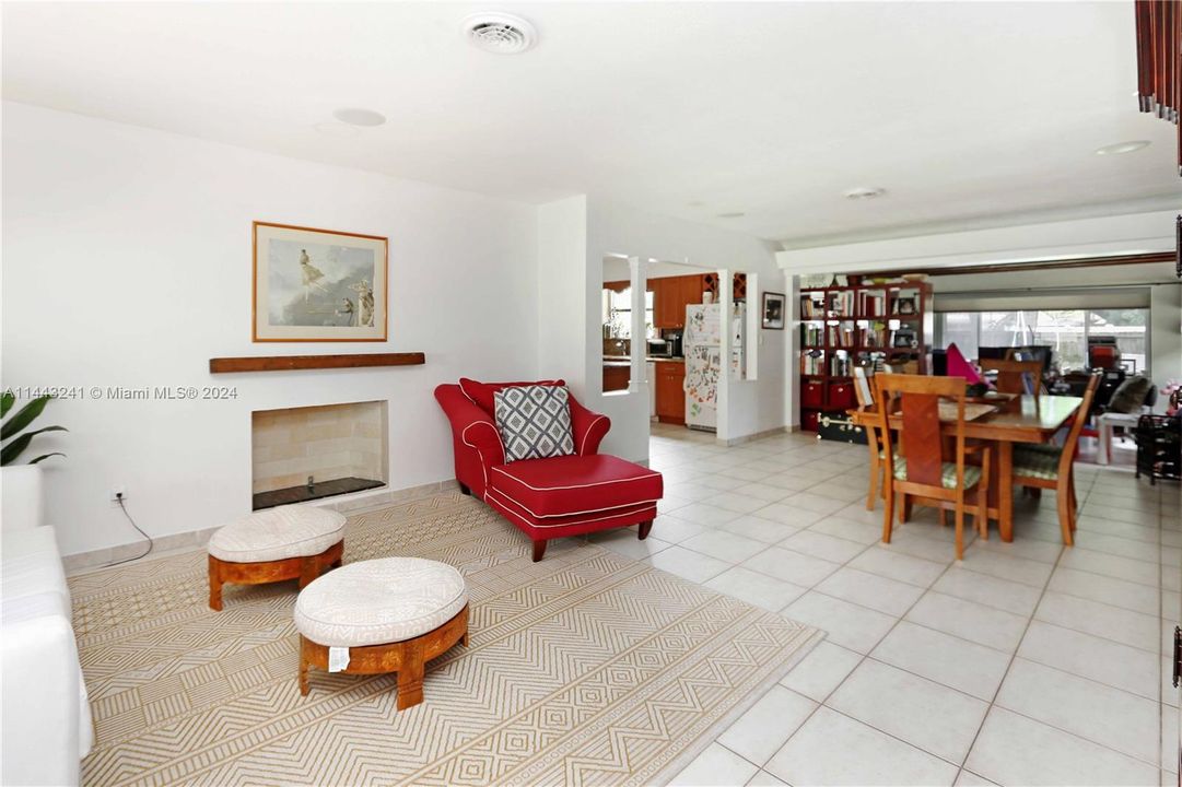 Vendido Recientemente: $765,000 (3 camas, 2 baños, 1748 Pies cuadrados)