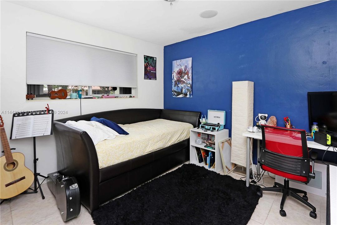 Vendido Recientemente: $765,000 (3 camas, 2 baños, 1748 Pies cuadrados)