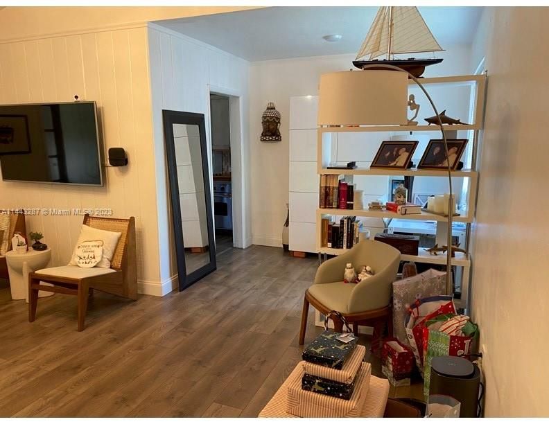 office or dinning rom