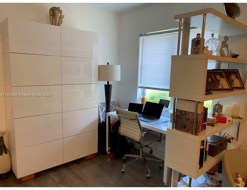 breakfast or dinning room