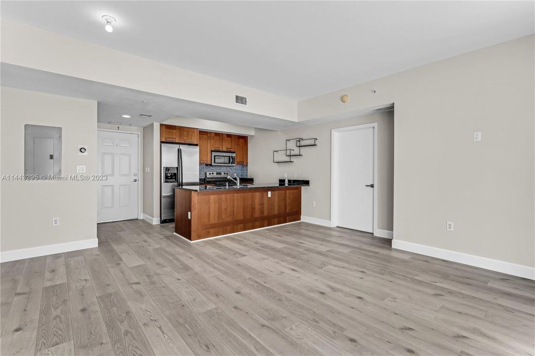 Recently Sold: $599,999 (2 beds, 2 baths, 970 Square Feet)