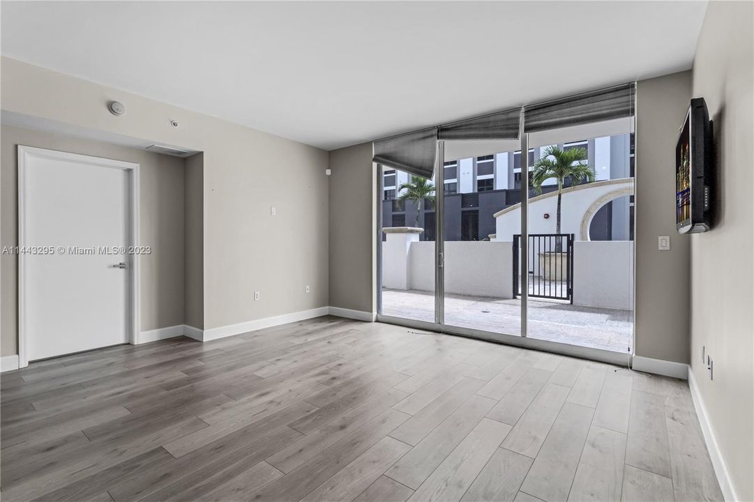 Recently Sold: $599,999 (2 beds, 2 baths, 970 Square Feet)