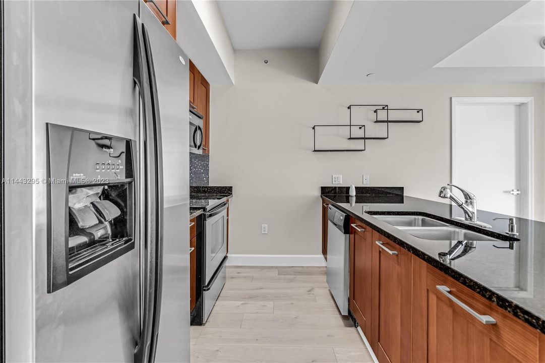 Recently Sold: $599,999 (2 beds, 2 baths, 970 Square Feet)