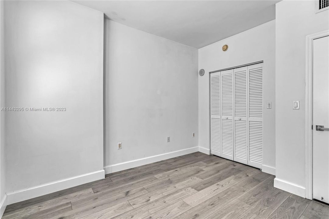 Recently Sold: $599,999 (2 beds, 2 baths, 970 Square Feet)