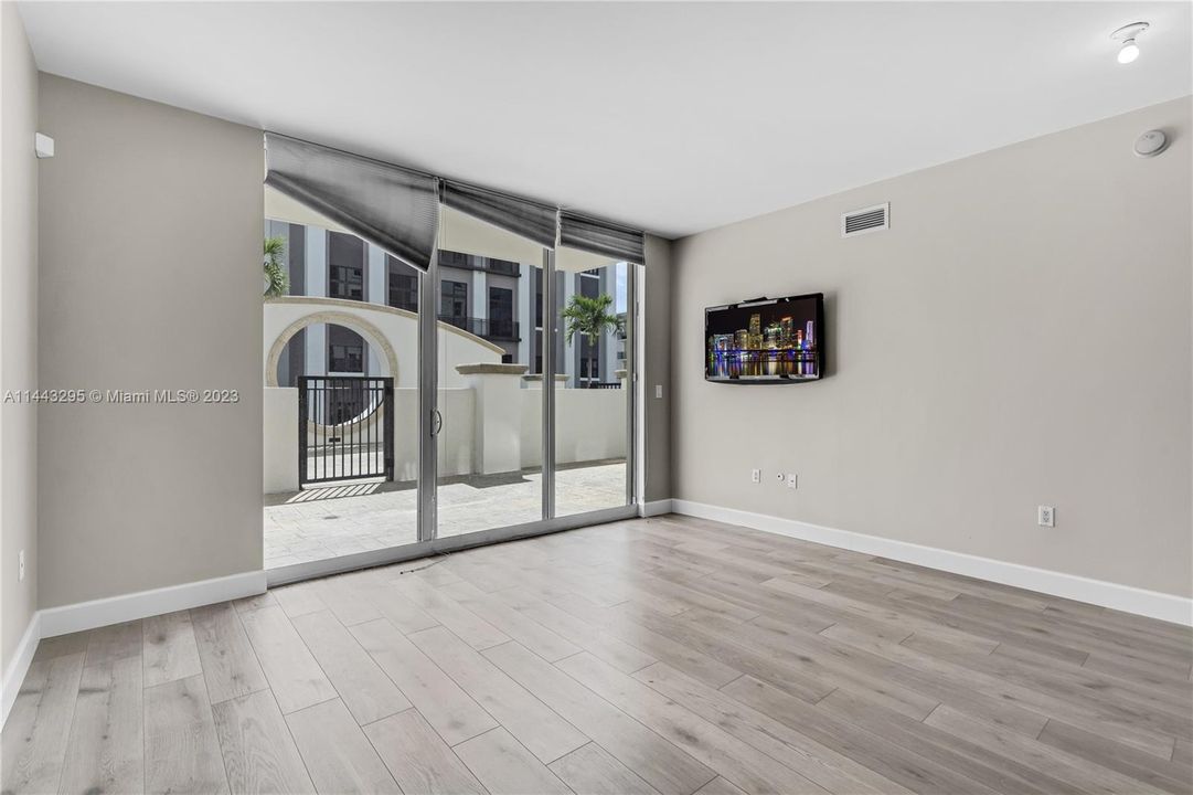 Recently Sold: $599,999 (2 beds, 2 baths, 970 Square Feet)