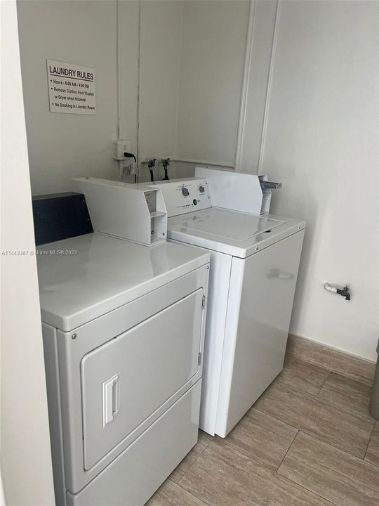 最近售出: $350,000 (1 贝兹, 1 浴室, 595 平方英尺)