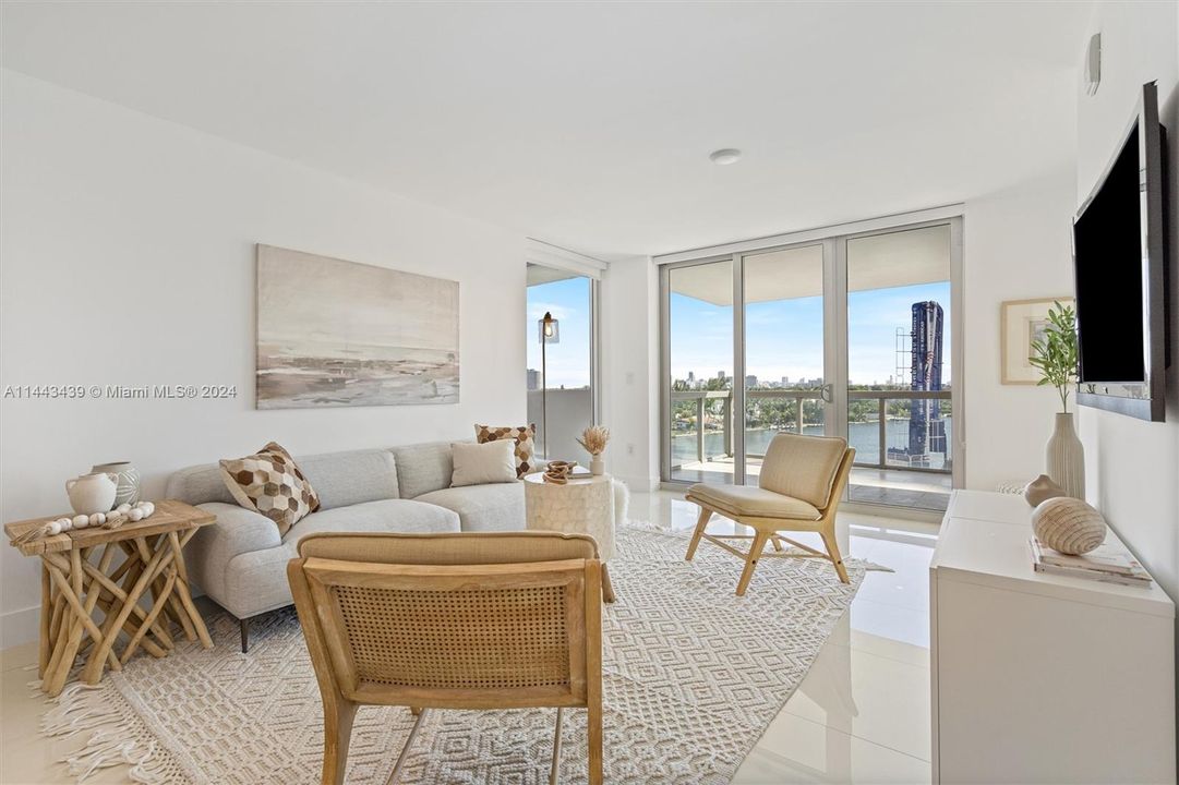 Recently Sold: $950,000 (3 beds, 2 baths, 1303 Square Feet)