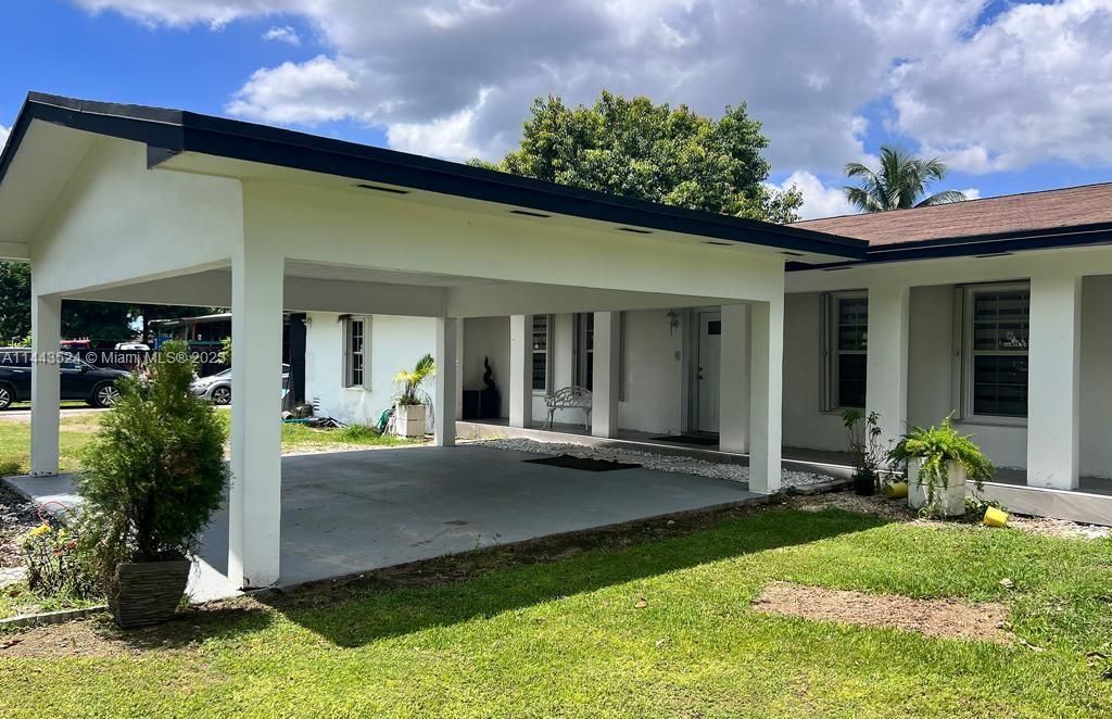 En Venta: $1,533,000 (5 camas, 3 baños, 3144 Pies cuadrados)