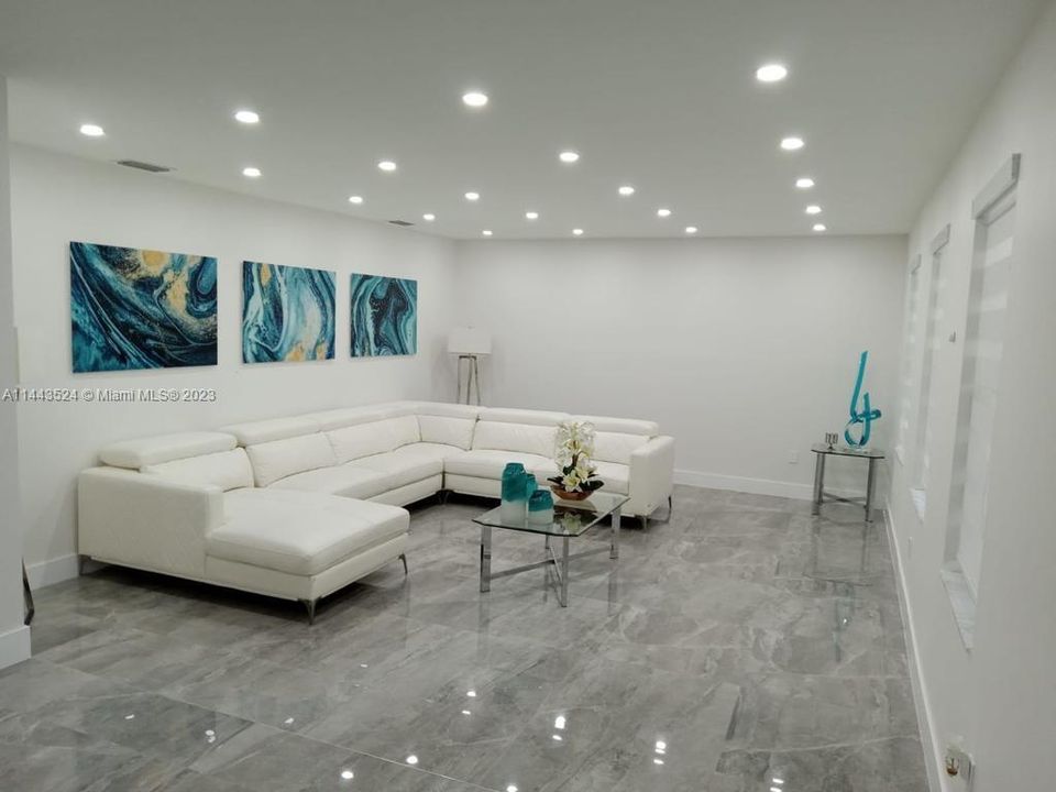 En Venta: $1,533,000 (5 camas, 3 baños, 3144 Pies cuadrados)