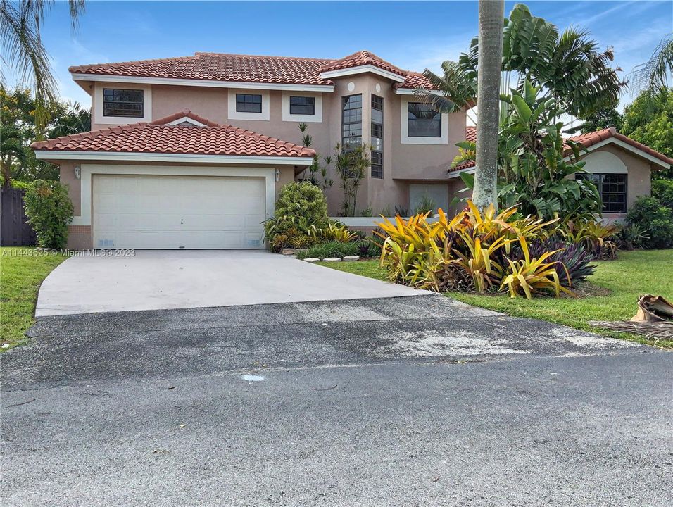 Recently Sold: $850,000 (4 beds, 3 baths, 2679 Square Feet)