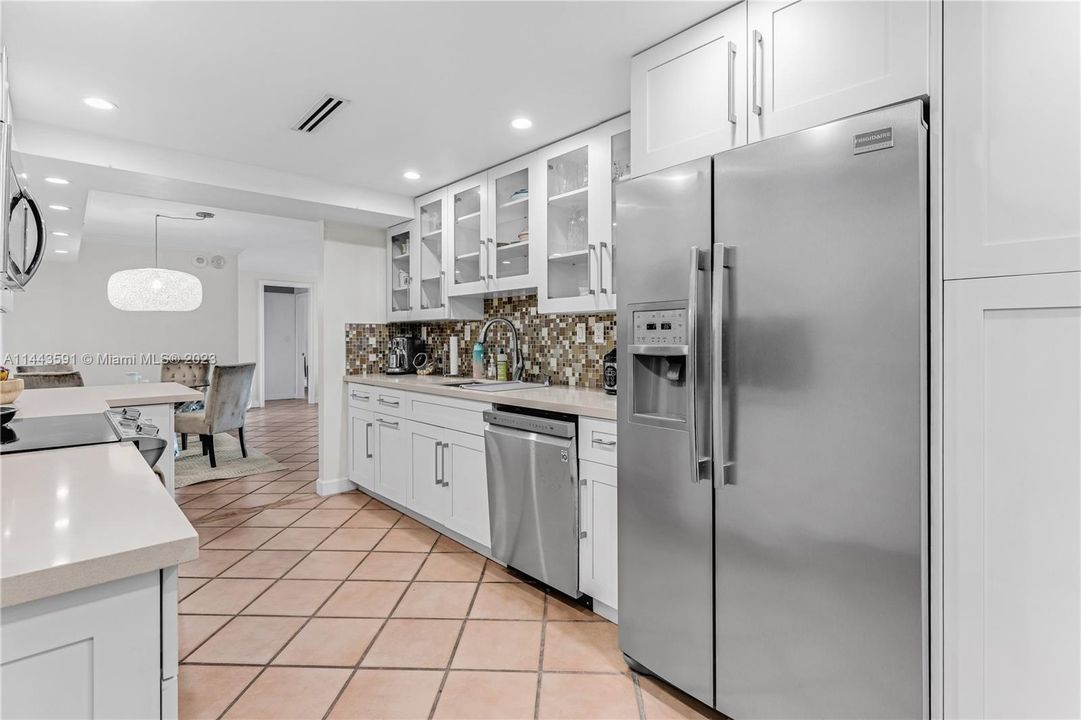 Recently Sold: $895,000 (2 beds, 2 baths, 1409 Square Feet)