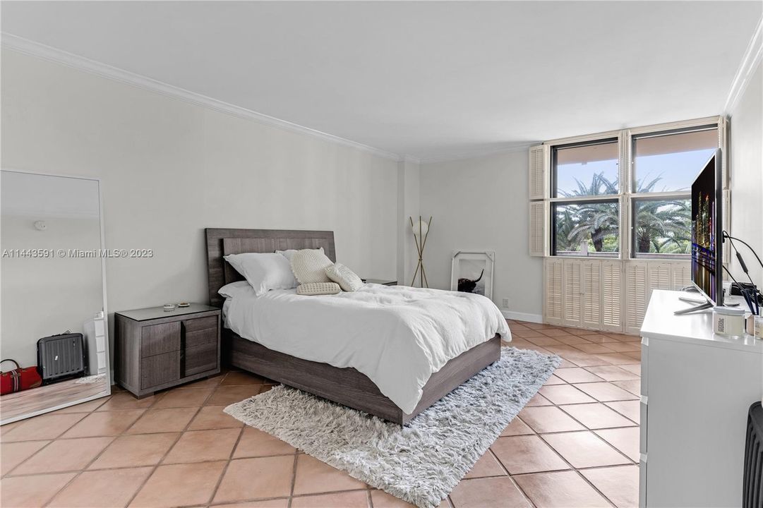 Recently Sold: $895,000 (2 beds, 2 baths, 1409 Square Feet)