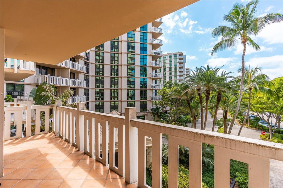 Recently Sold: $895,000 (2 beds, 2 baths, 1409 Square Feet)