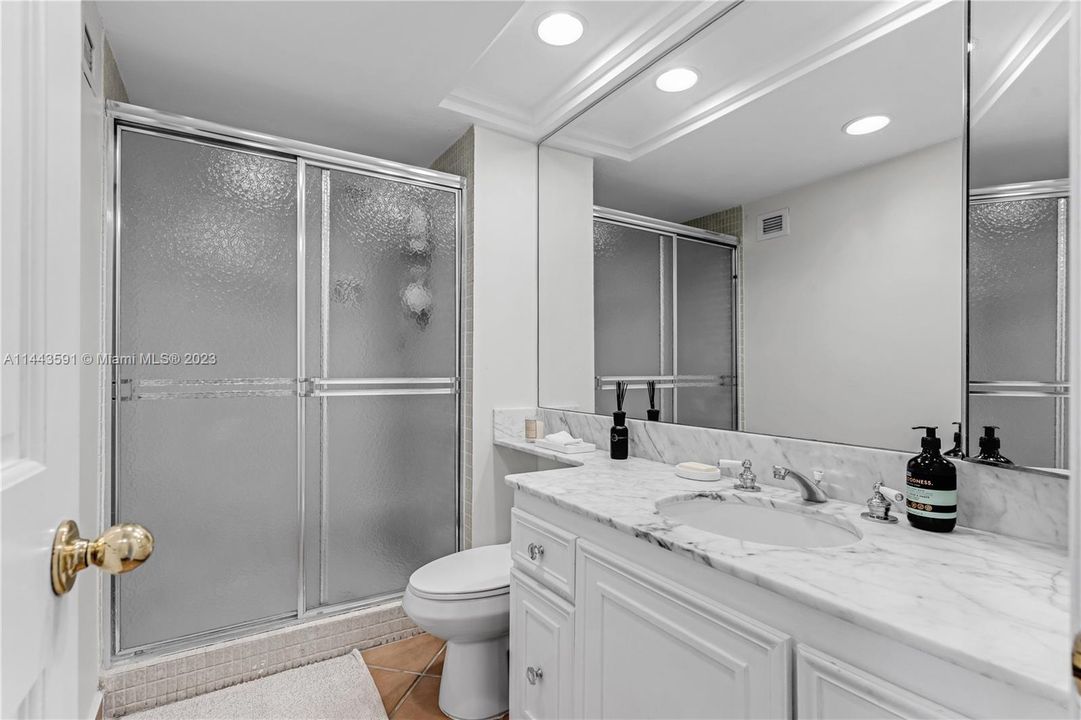 Recently Sold: $895,000 (2 beds, 2 baths, 1409 Square Feet)