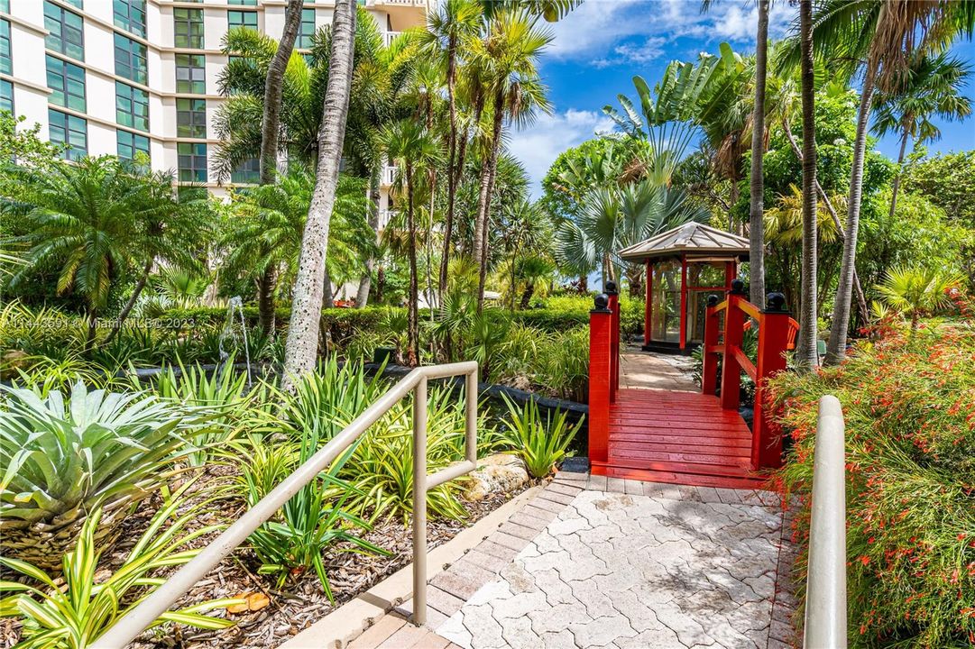 Recently Sold: $895,000 (2 beds, 2 baths, 1409 Square Feet)