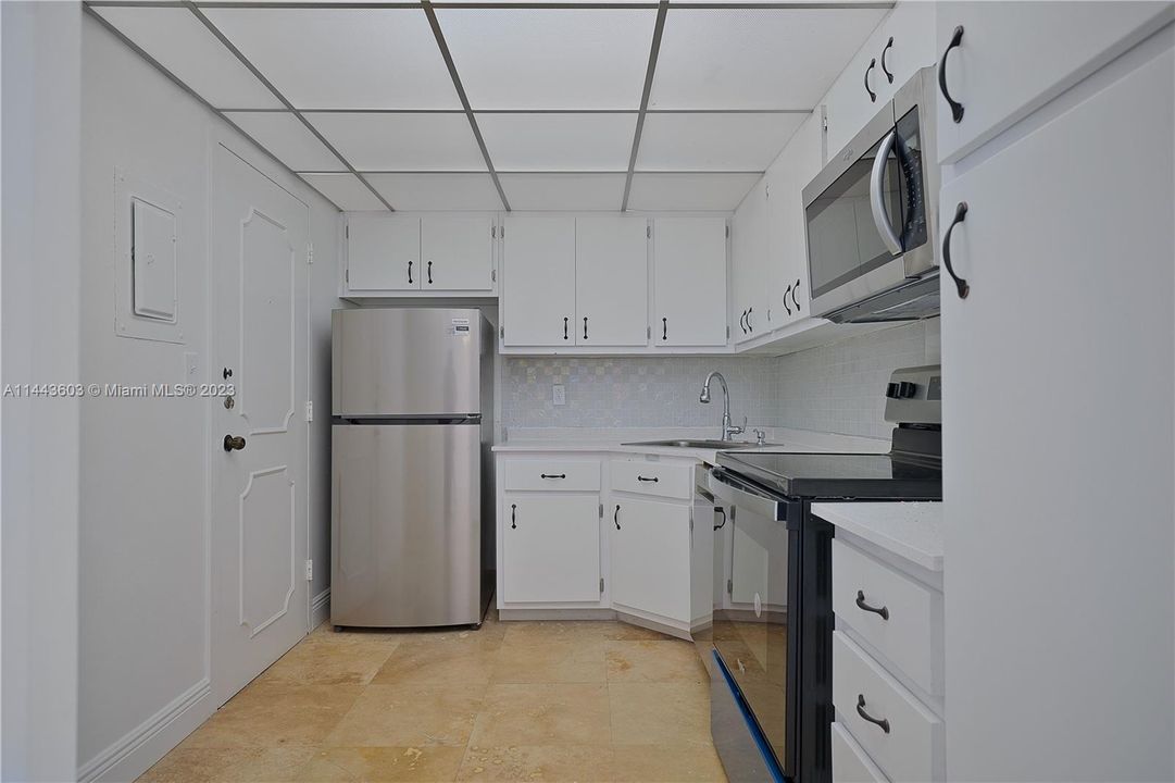 Недавно продано: $399,000 (1 спален, 1 ванн, 1040 Квадратных фут)