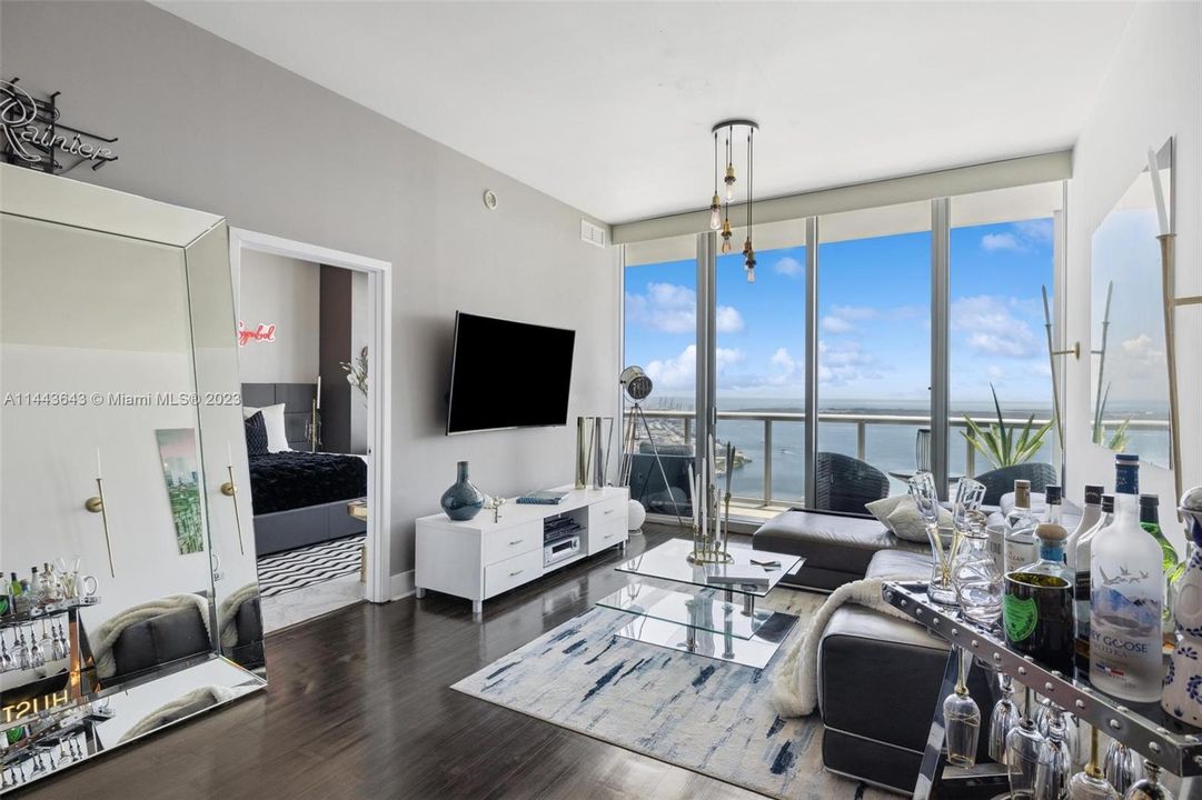 Active With Contract: $790,000 (2 beds, 2 baths, 1208 Square Feet)