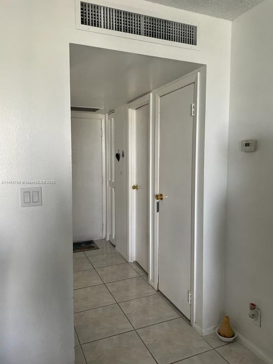 Recently Sold: $254,000 (1 beds, 1 baths, 741 Square Feet)