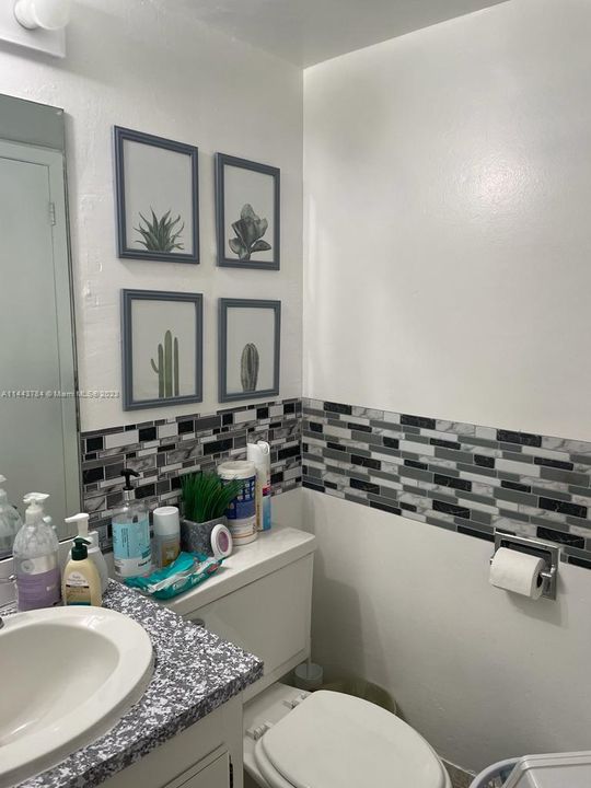 Recently Sold: $254,000 (1 beds, 1 baths, 741 Square Feet)