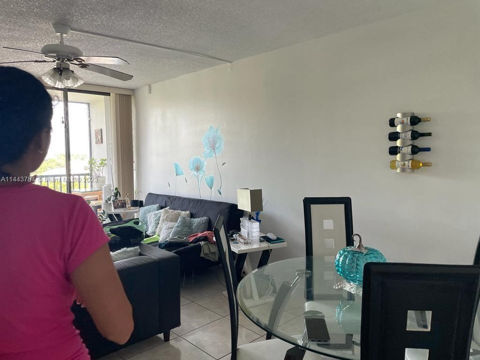 Recently Sold: $254,000 (1 beds, 1 baths, 741 Square Feet)