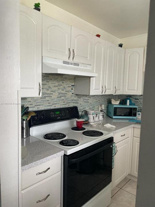 Recently Sold: $254,000 (1 beds, 1 baths, 741 Square Feet)