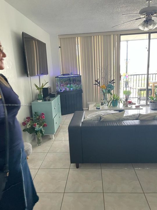 Recently Sold: $254,000 (1 beds, 1 baths, 741 Square Feet)