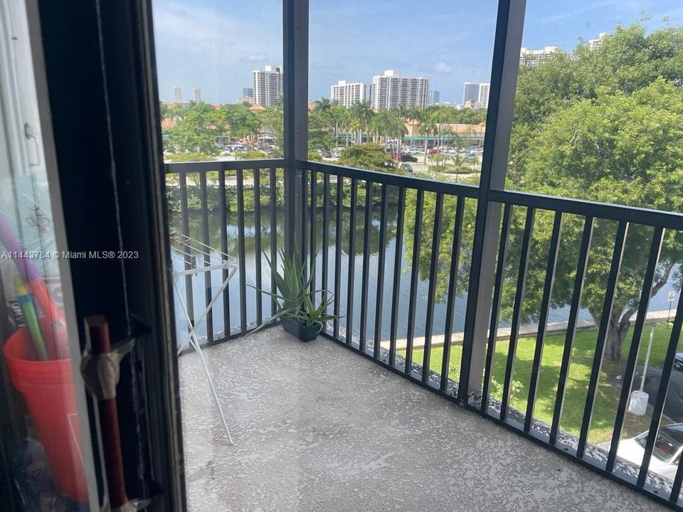 Recently Sold: $254,000 (1 beds, 1 baths, 741 Square Feet)