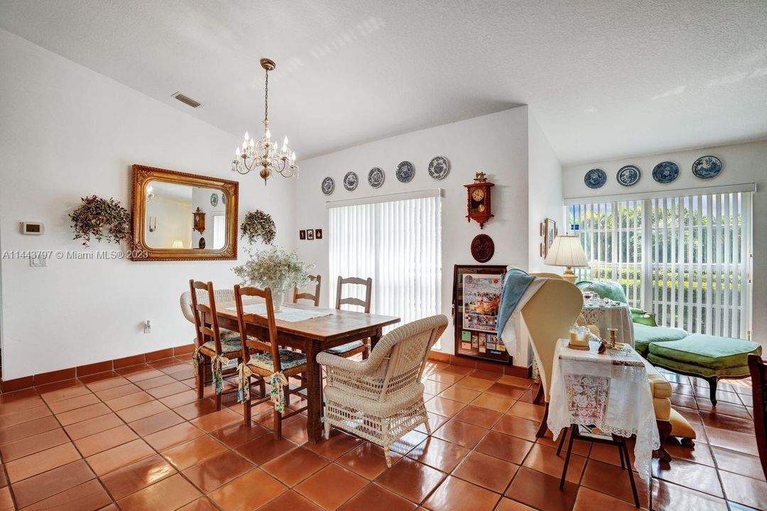 Active With Contract: $998,000 (4 beds, 2 baths, 3082 Square Feet)
