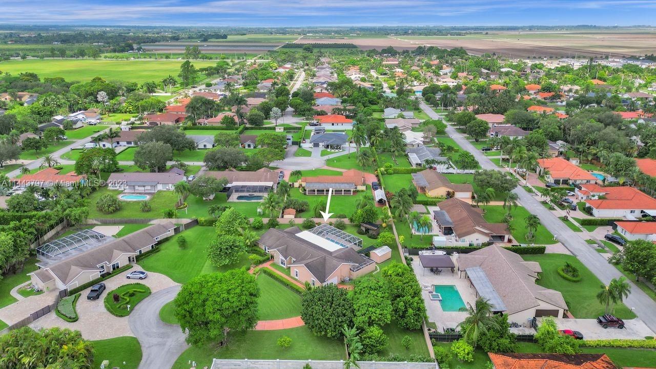 Active With Contract: $998,000 (4 beds, 2 baths, 3082 Square Feet)