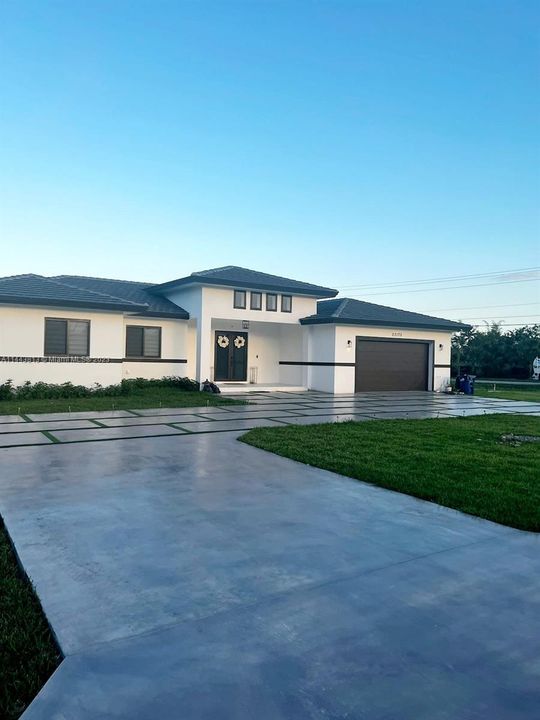 Recently Sold: $1,100,000 (5 beds, 4 baths, 2863 Square Feet)