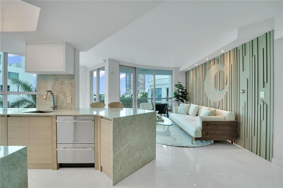 Recently Sold: $1,275,000 (2 beds, 2 baths, 1196 Square Feet)