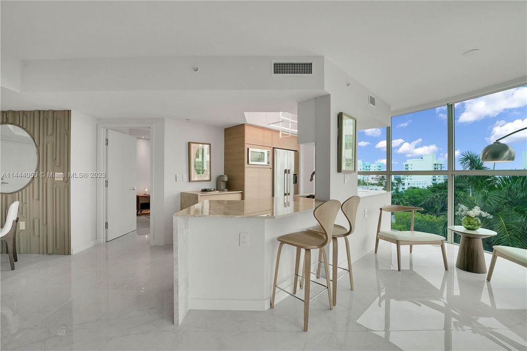Recently Sold: $1,275,000 (2 beds, 2 baths, 1196 Square Feet)