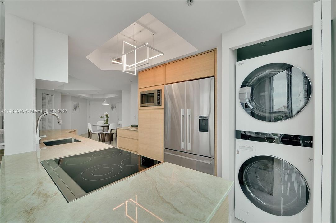 Recently Sold: $1,275,000 (2 beds, 2 baths, 1196 Square Feet)