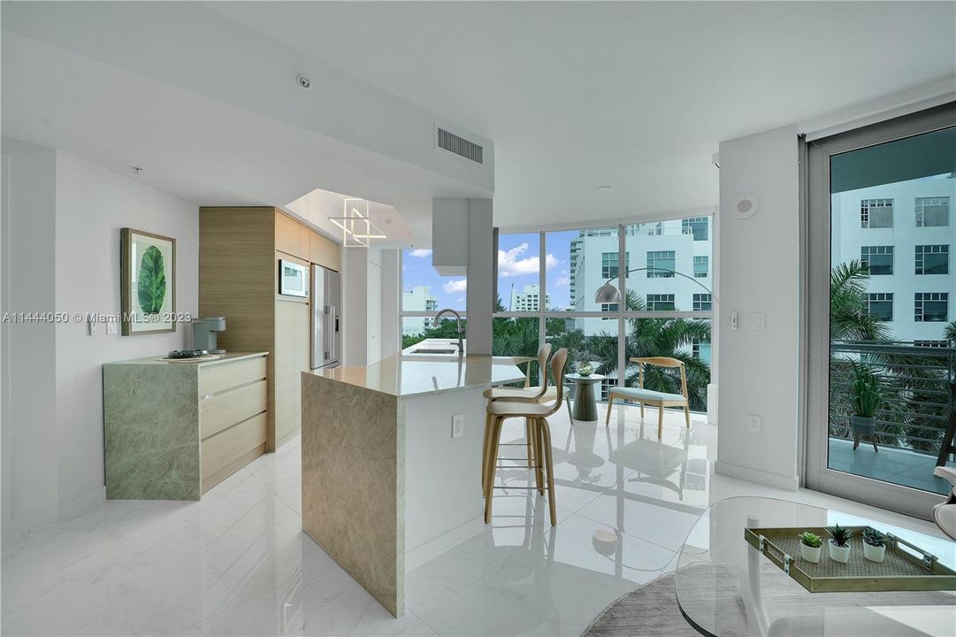 Recently Sold: $1,275,000 (2 beds, 2 baths, 1196 Square Feet)