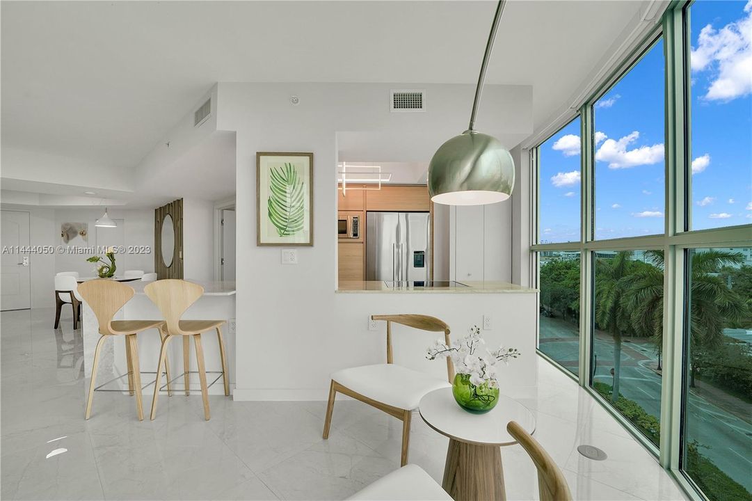 Recently Sold: $1,275,000 (2 beds, 2 baths, 1196 Square Feet)